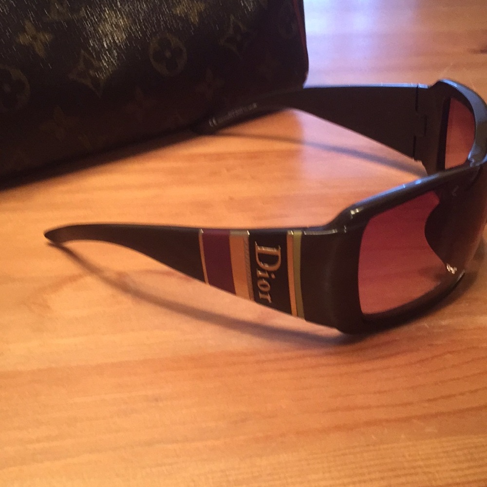 DIOR Like NEW Sunglasses Brown Authentic No Case